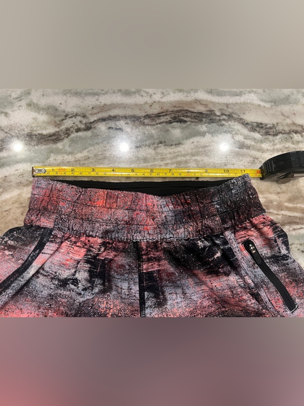RARE lululemon athletica Tracker Short V* 4” Shorts LIKE NEW Sz 4 - Picture 7 of 8